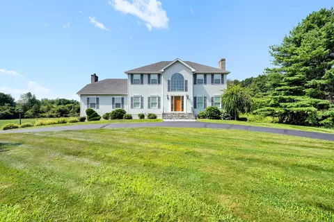 1 Meadow Wood Dr, Suffield, CT 06078