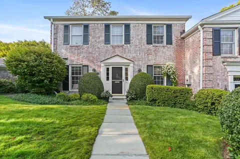 312 Elm St #20, New Canaan, CT 06840