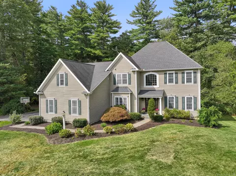247 Old Farms Rd, Simsbury, CT 06070