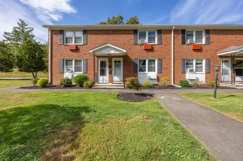 488 Radmere Rd #B, Cheshire, CT 06410