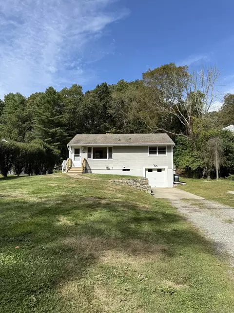 355 N Stonington Rd, Stonington, CT 06378