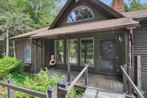 19 Wentworth Rd, East Hampton, CT 06424