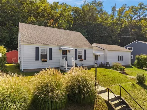 123 Jewett St, Ansonia, CT 06401