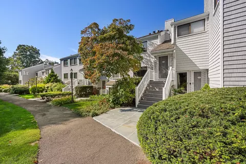 171 Rowayton Woods Dr #171, Norwalk, CT 06854