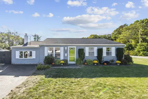 39 Meryl Ct, Groton, CT 06340