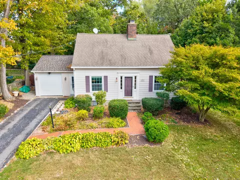 146 Richardson Dr, Middlebury, CT 06762