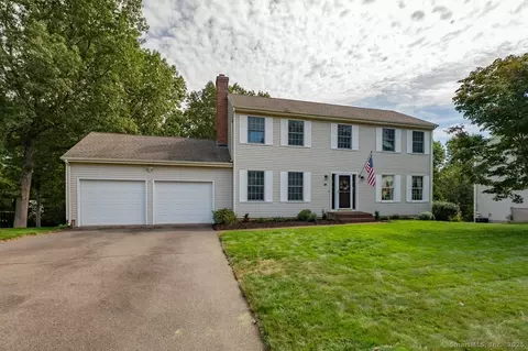 185 Woodberry Hill Dr, Southington, CT 06489
