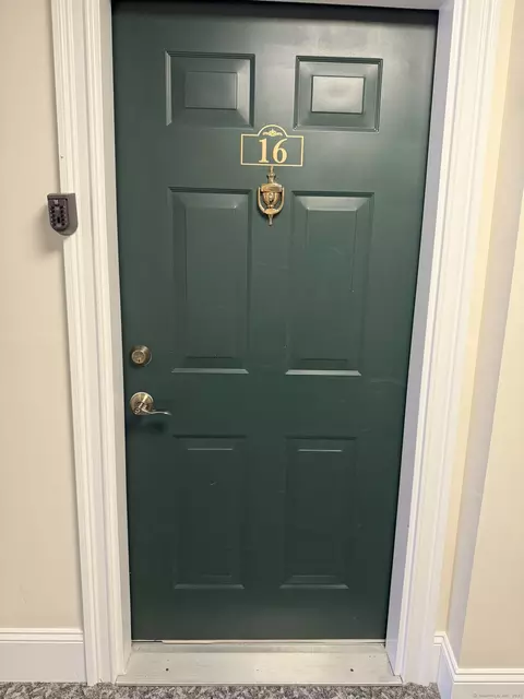 380 Main St #16, Wallingford, CT 06492