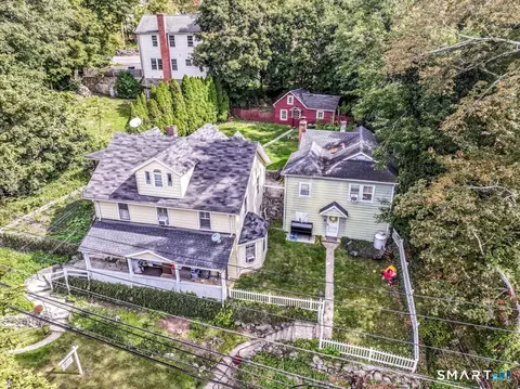 61 Smith Ridge Rd, New Canaan, CT 06840