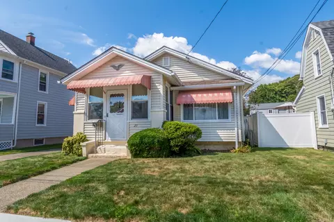21 Willow St, Milford, CT 06460
