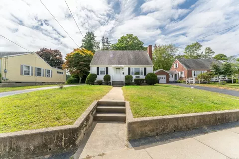 430 Vauxhall St, New London, CT 06320