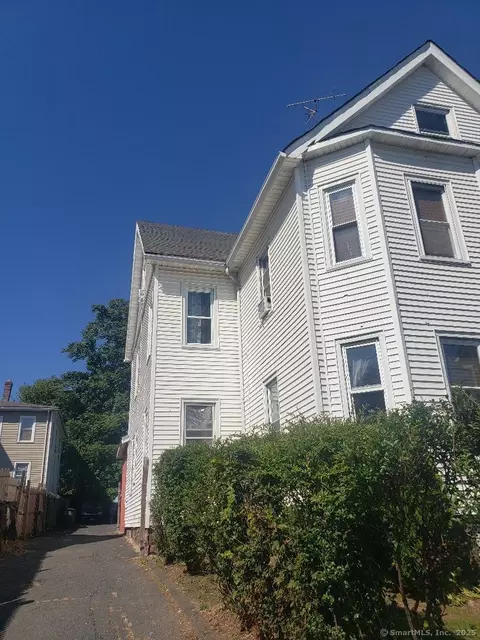 39-41 Putnam St, Hartford, CT 06106