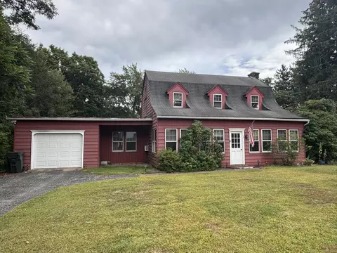 8 Summit Rd, Prospect, CT 06712