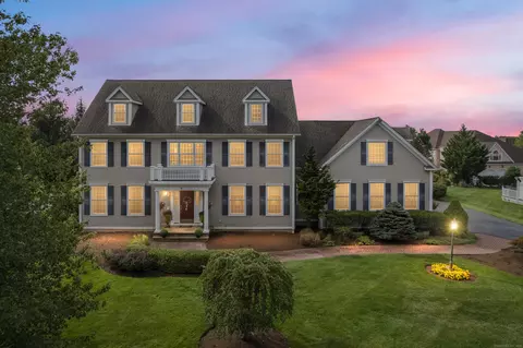 8 Autumn Ridge Rd, Branford, CT 06405
