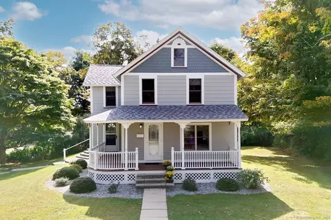 8 Wells Ave, East Hampton, CT 06424