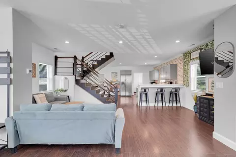 17 Lake Plymouth Blvd, Plymouth, CT 06782