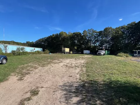 8 Alice Ct, Stonington, CT 06379