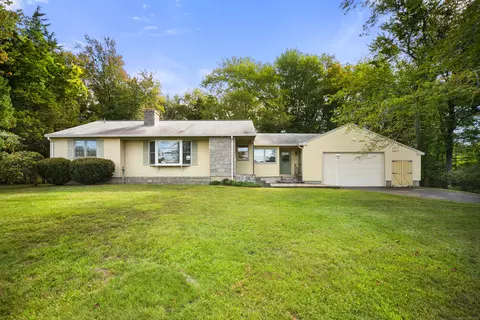 4 Nuhfer Dr, Columbia, CT 06237