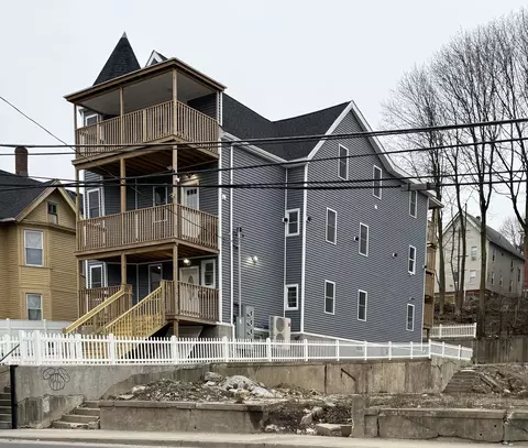 975 N Main St, Waterbury, CT 06704