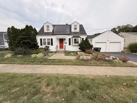 23 Utica St, Milford, CT 06461