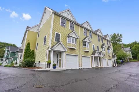 16 Hillside Pl #J4, Norwalk, CT 06854