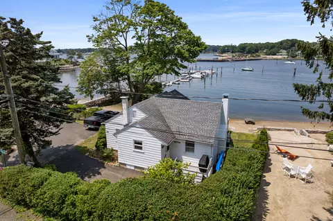 15 River Rd, Branford, CT 06405