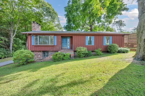 15 Cedar St, Centerbrook, CT 06409