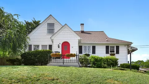 39 Alma St, Naugatuck, CT 06770