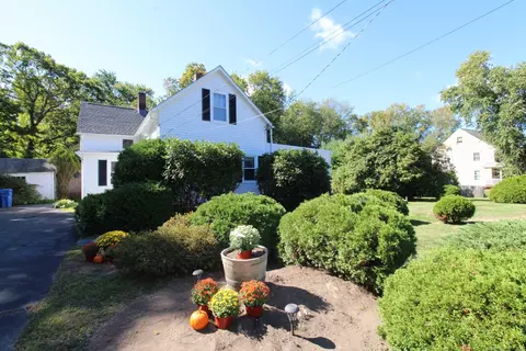 48 Colchester Ave, East Hampton, CT 06424