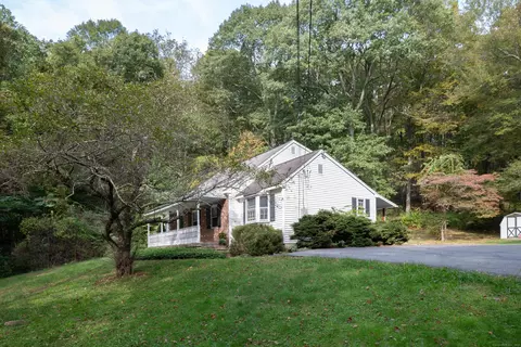 633 Old Waterbury Rd, Southbury, CT 06488