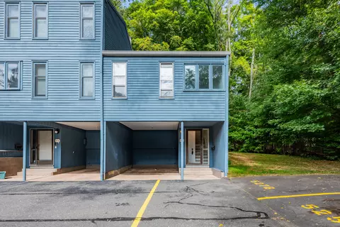 527 Hilliard St #B, Manchester, CT 06042