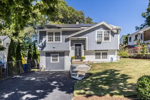 36 Platt St, Bridgeport, CT 06606