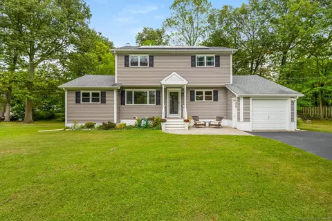 36 Styles Ln, Norwalk, CT 06850