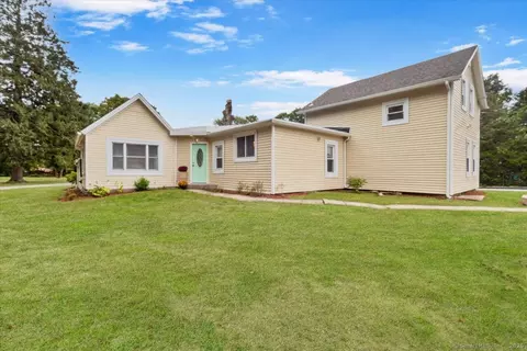 230 Gay Hill Rd, Uncasville, CT 06382