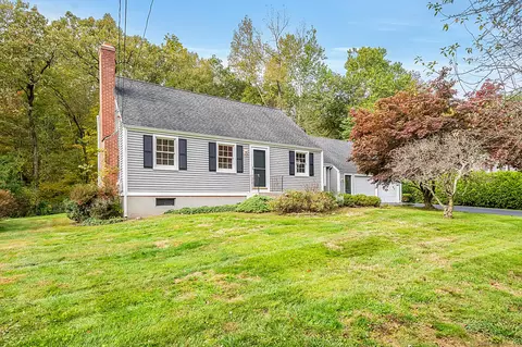 11 Ledgewood Dr, Farmington, CT 06032