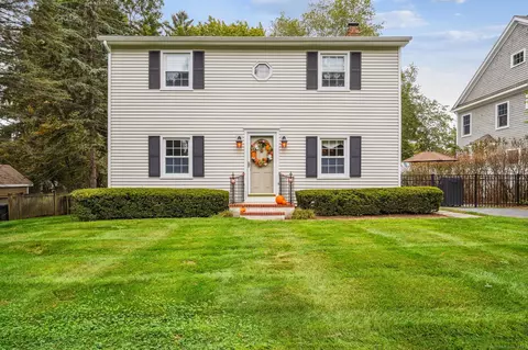 46 Middlebrook Dr, Fairfield, CT 06824