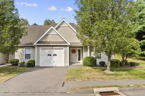 114 Haley Ln #114, Sandy Hook, CT 06482