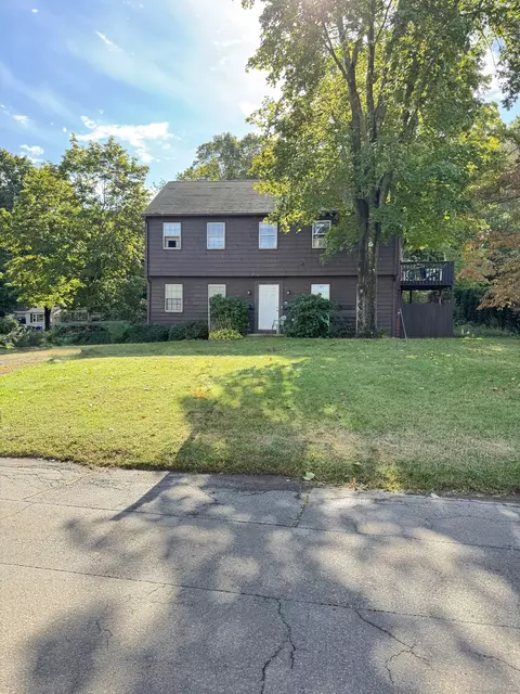 107 Chestnut St, Branford, CT 06405