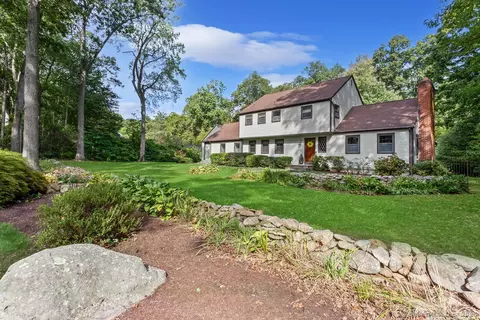 66 Beaver Pond Rd, Madison, CT 06443