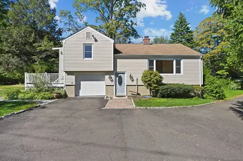 101 Chestnut Hill Rd, Norwalk, CT 06851