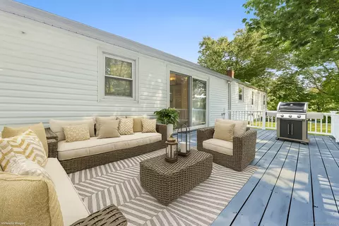 144 Mueller Dr, Hamden, CT 06514