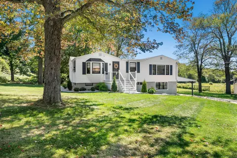 51 White St, Watertown, CT 06795
