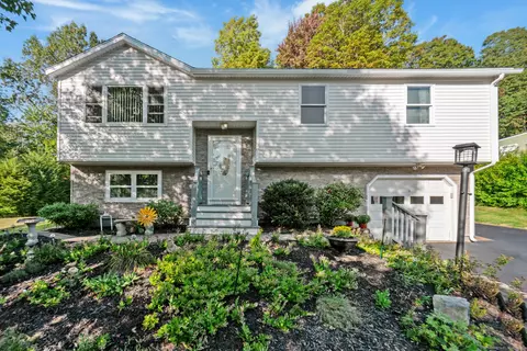 51 Bradford Rd, Torrington, CT 06790