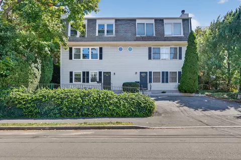 55 Locust St #B, Greenwich, CT 06830