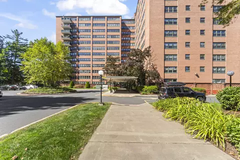 31 Woodland St #4I, Hartford, CT 06105
