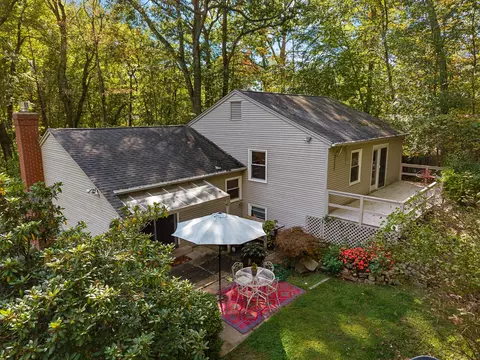 6 Hemlock Hill Rd, Clinton, CT 06413