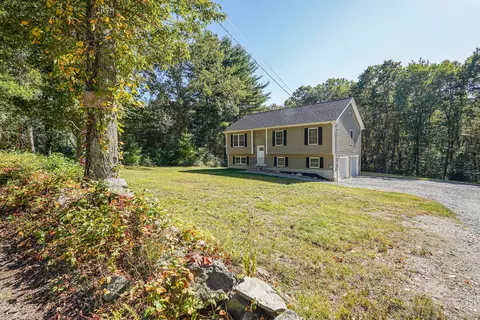 20 Potts Rd, Griswold, CT 06351