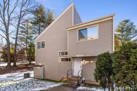 20 Cherokee Ct #20, Cromwell, CT 06416