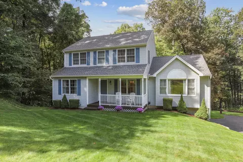55 Colonial Ridge Dr, Gaylordsville, CT 06755
