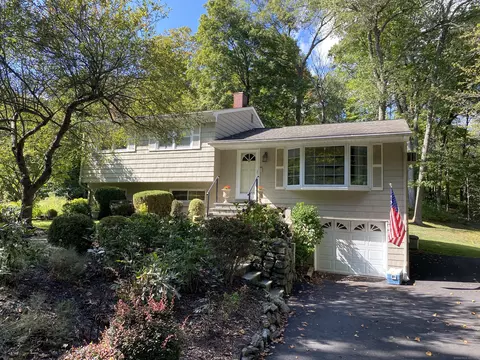 83 Aspen Ledges Rd, Ridgefield, CT 06877